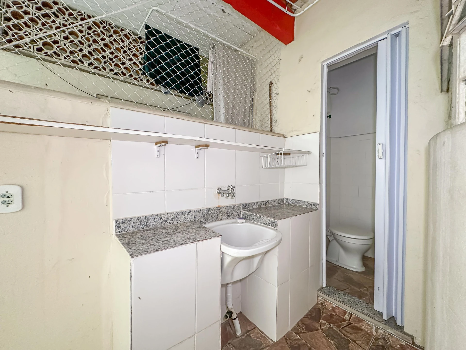 Дерев'яна підлога або ламінат та 2 спальні: квартира 83 м² — photo 36