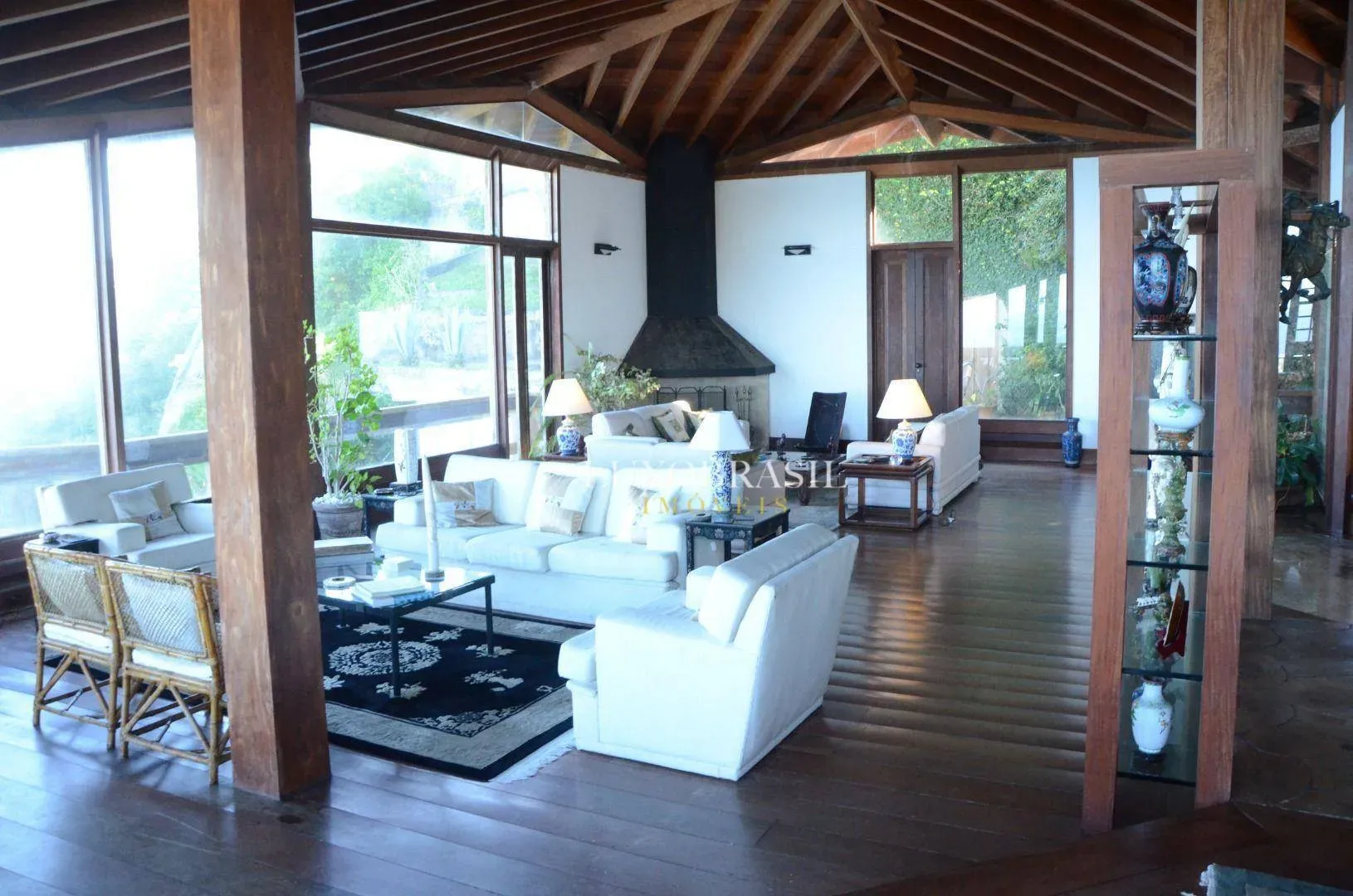 800 m² house with 5 bedrooms and 5 bathrooms — photo 31