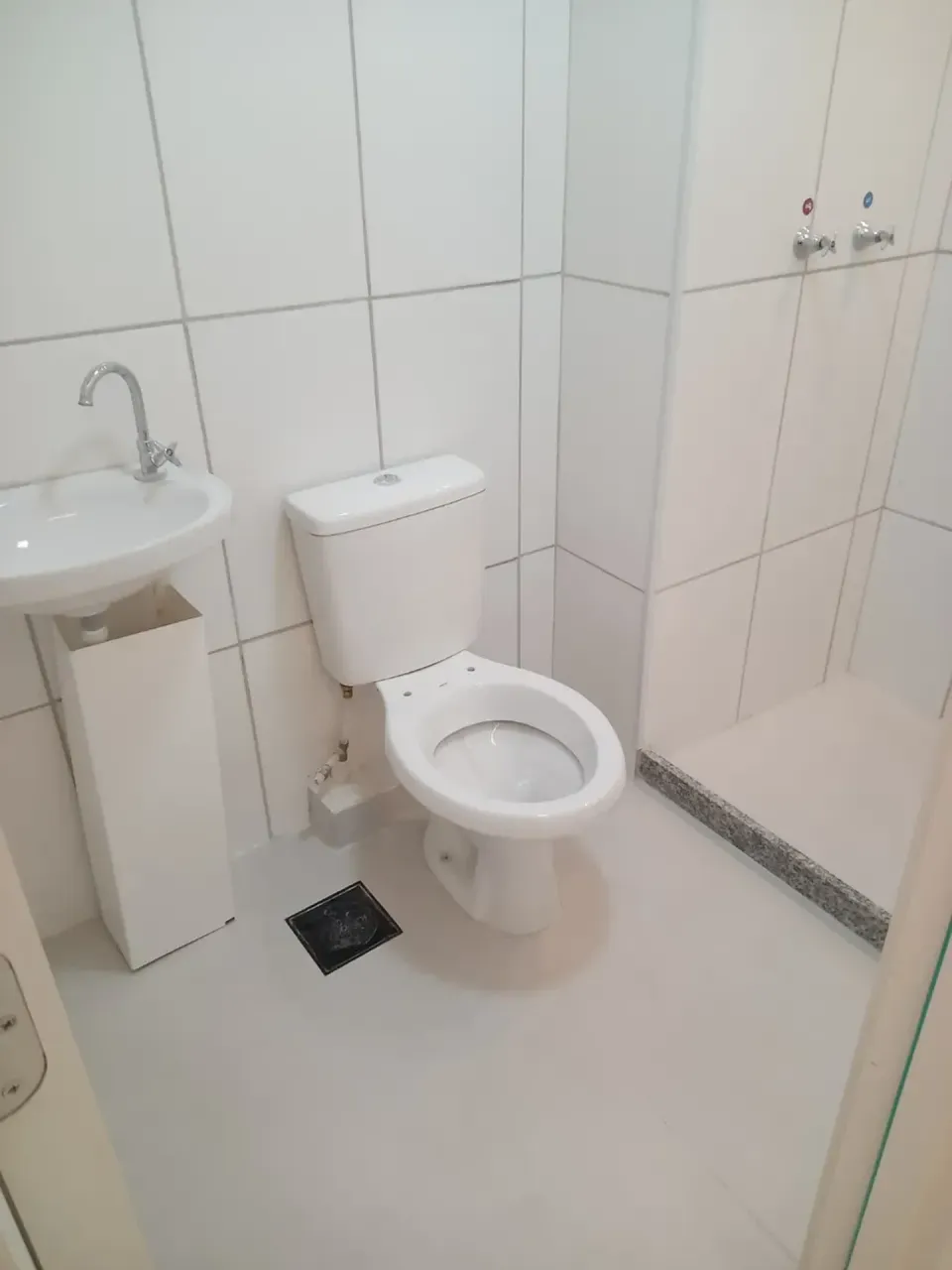 Apartamento com 2 quartos e varanda em bom estado — photo 11