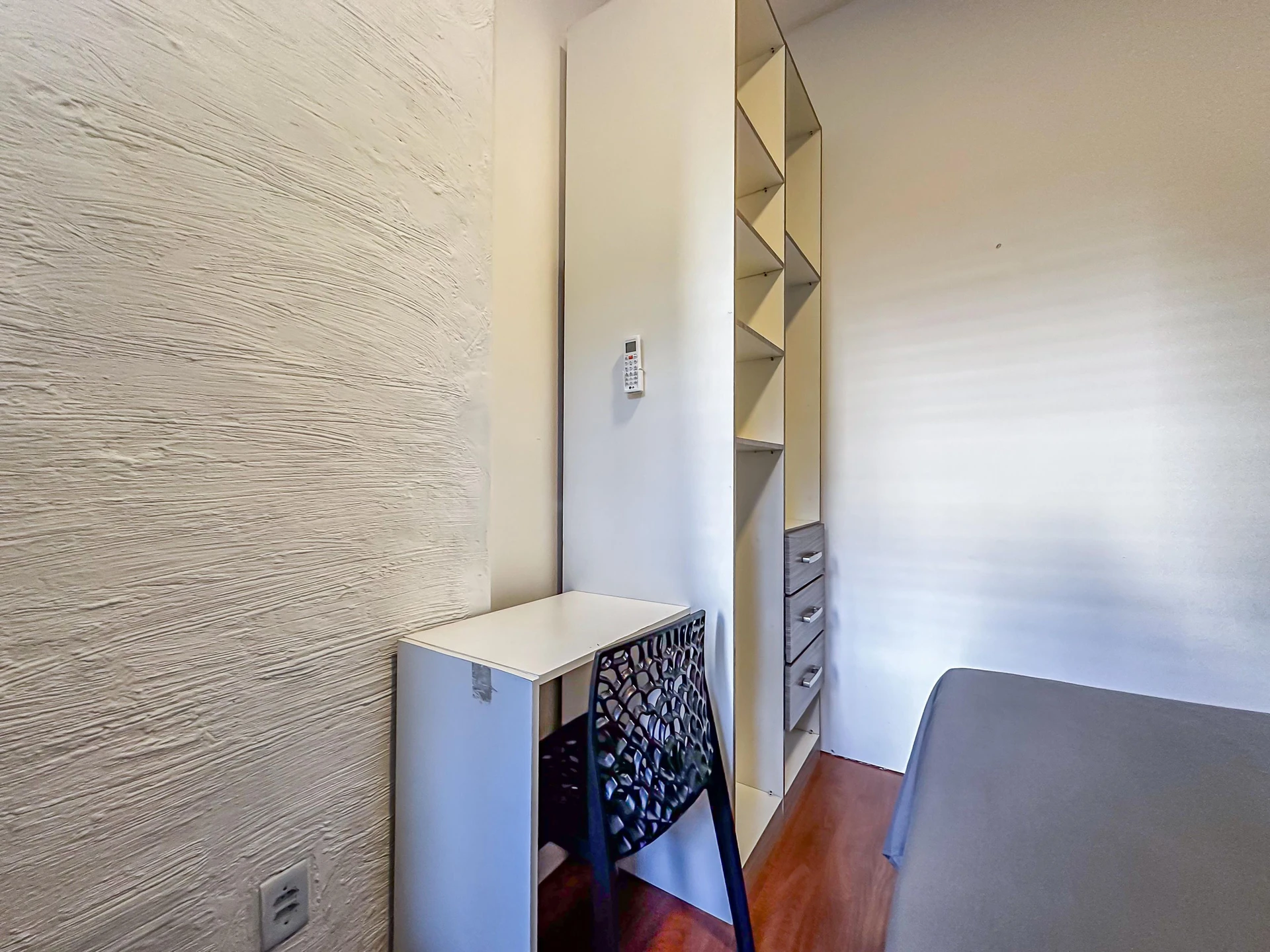 Furnished 1-bedroom apartment with washing machine — photo 5