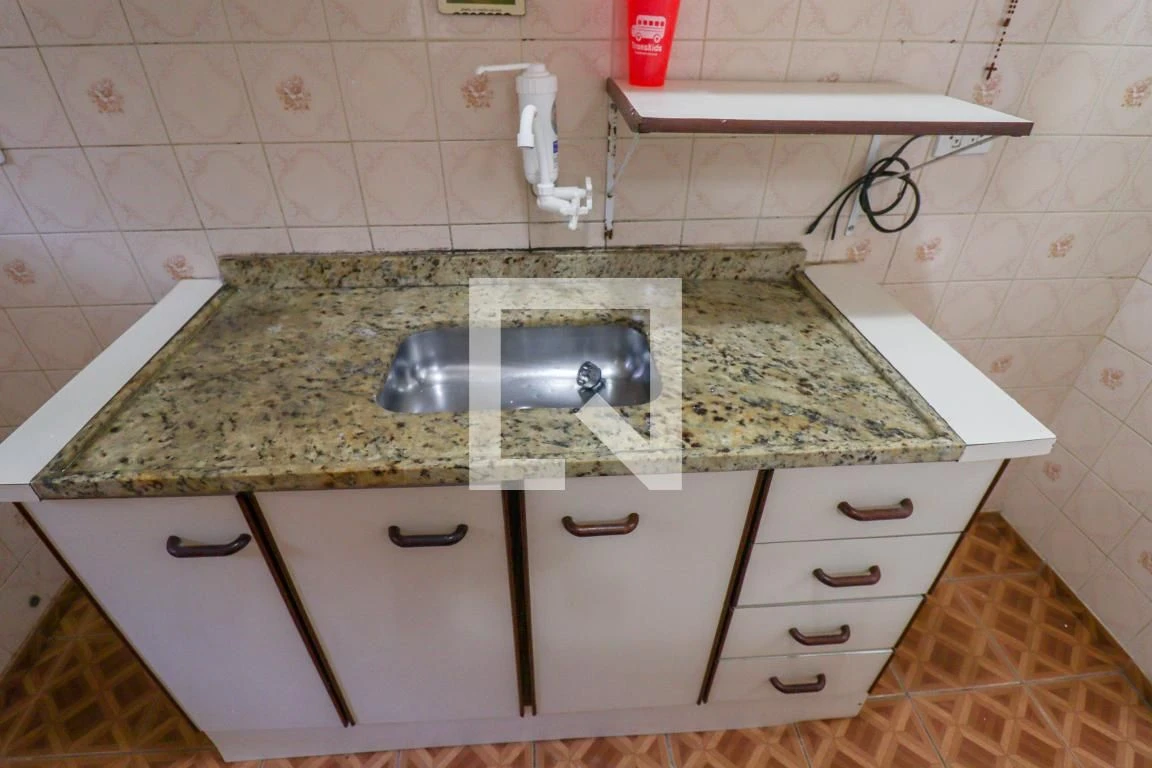 2-bedroom apartment with a washing machine in Curitiba — photo 42