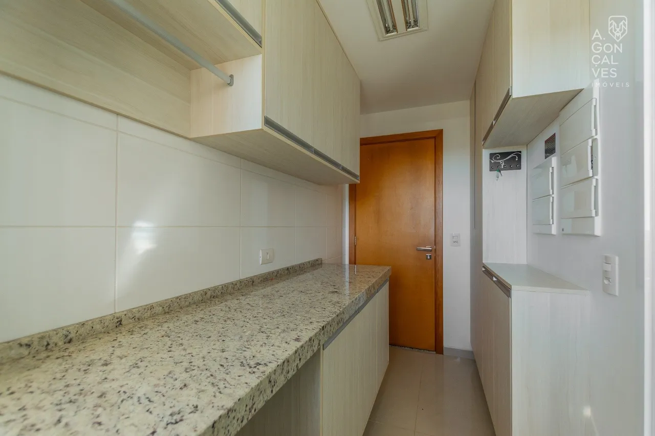 Furnished apartment with 3 bedrooms and open-plan kitchen — photo 8