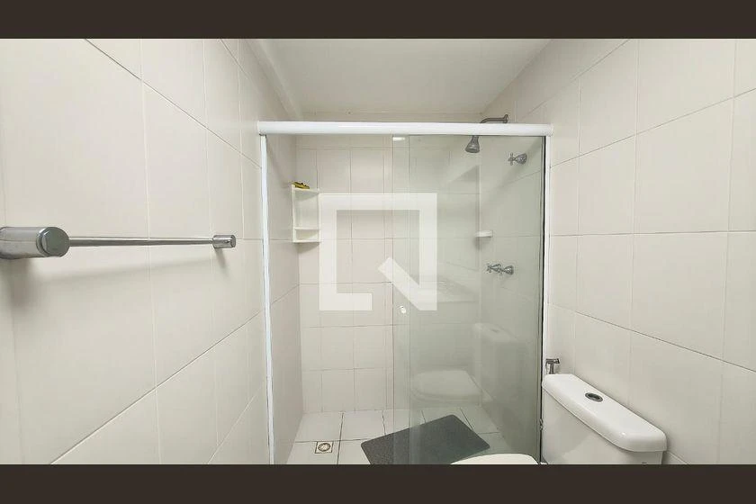 Apartamento de 2 quartos com varanda de vidro — photo 16