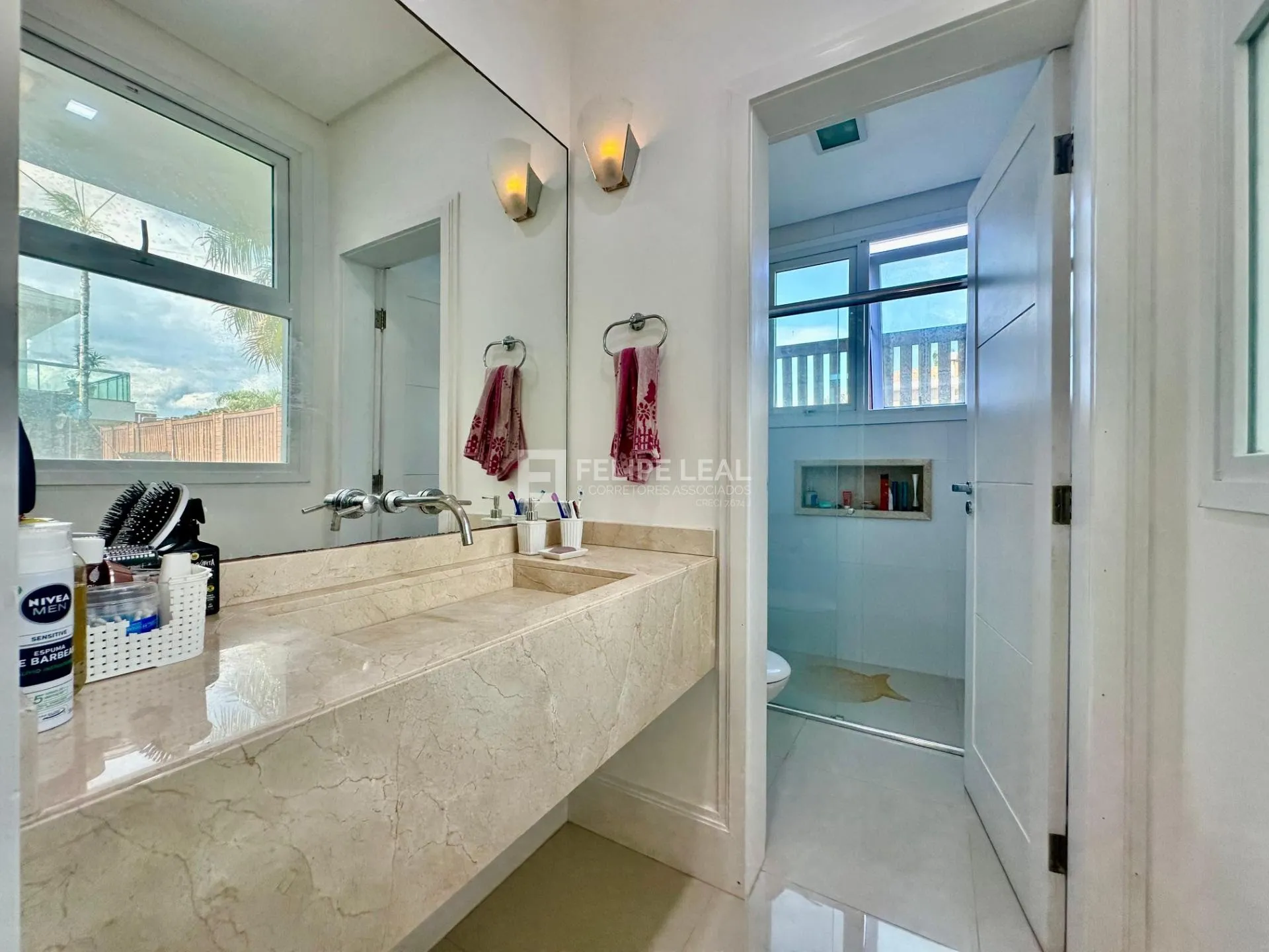 Casa en alquiler con 7 dormitorios y 5 baños, 612 m² — photo 9