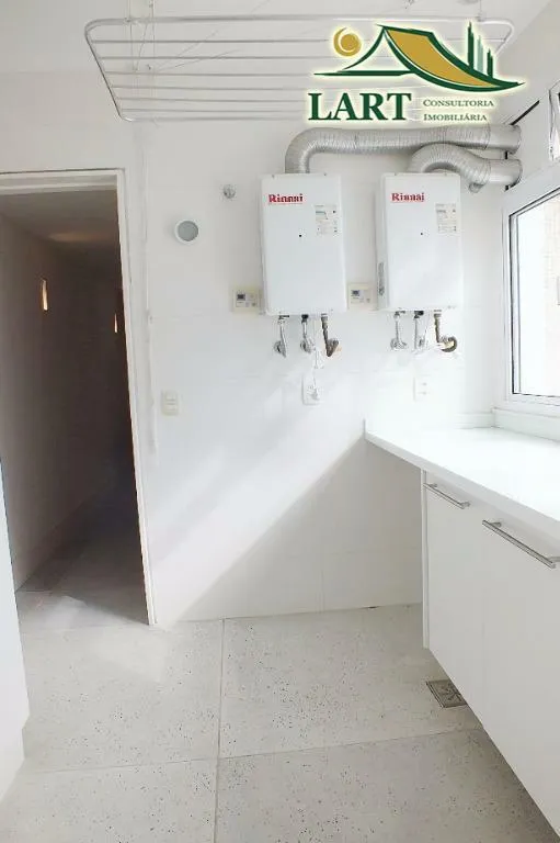 3-bedroom apartment in a building with a pool — photo 16