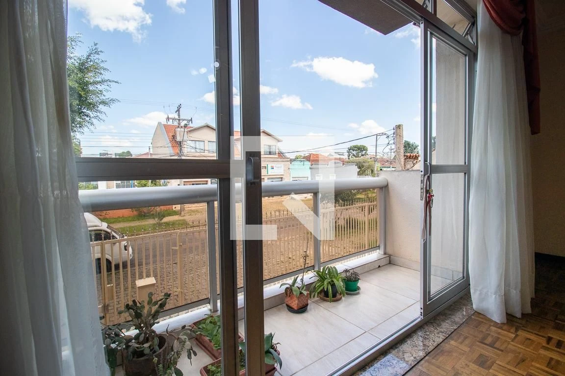 Apartamento de 3 quartos com piso de madeira ou laminado — photo 3