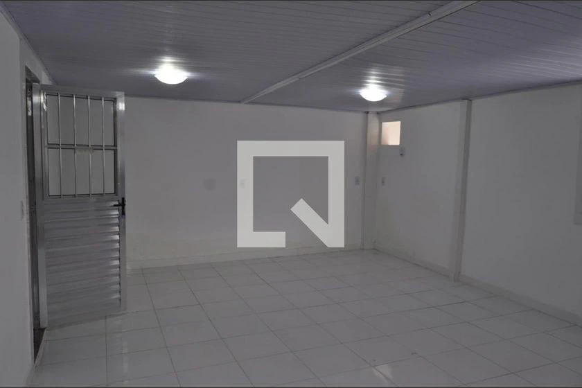 Unfurnished studio with balcony and private garden — photo 6