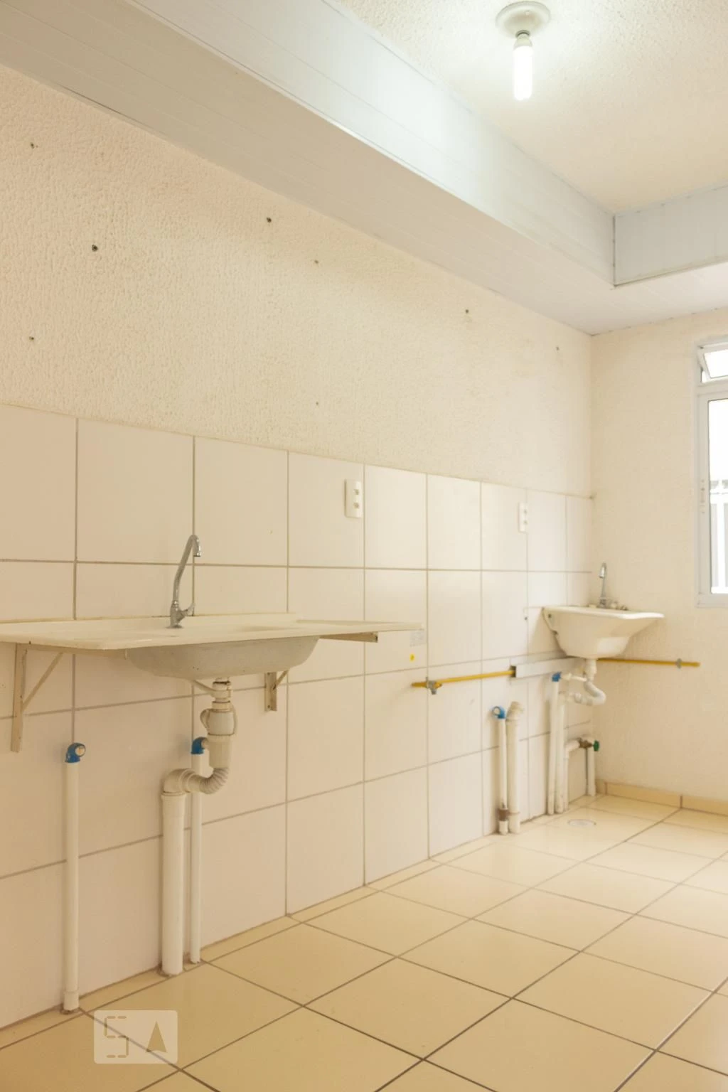 Unfurnished 2-bedroom apartment with closed kitchen — photo 40