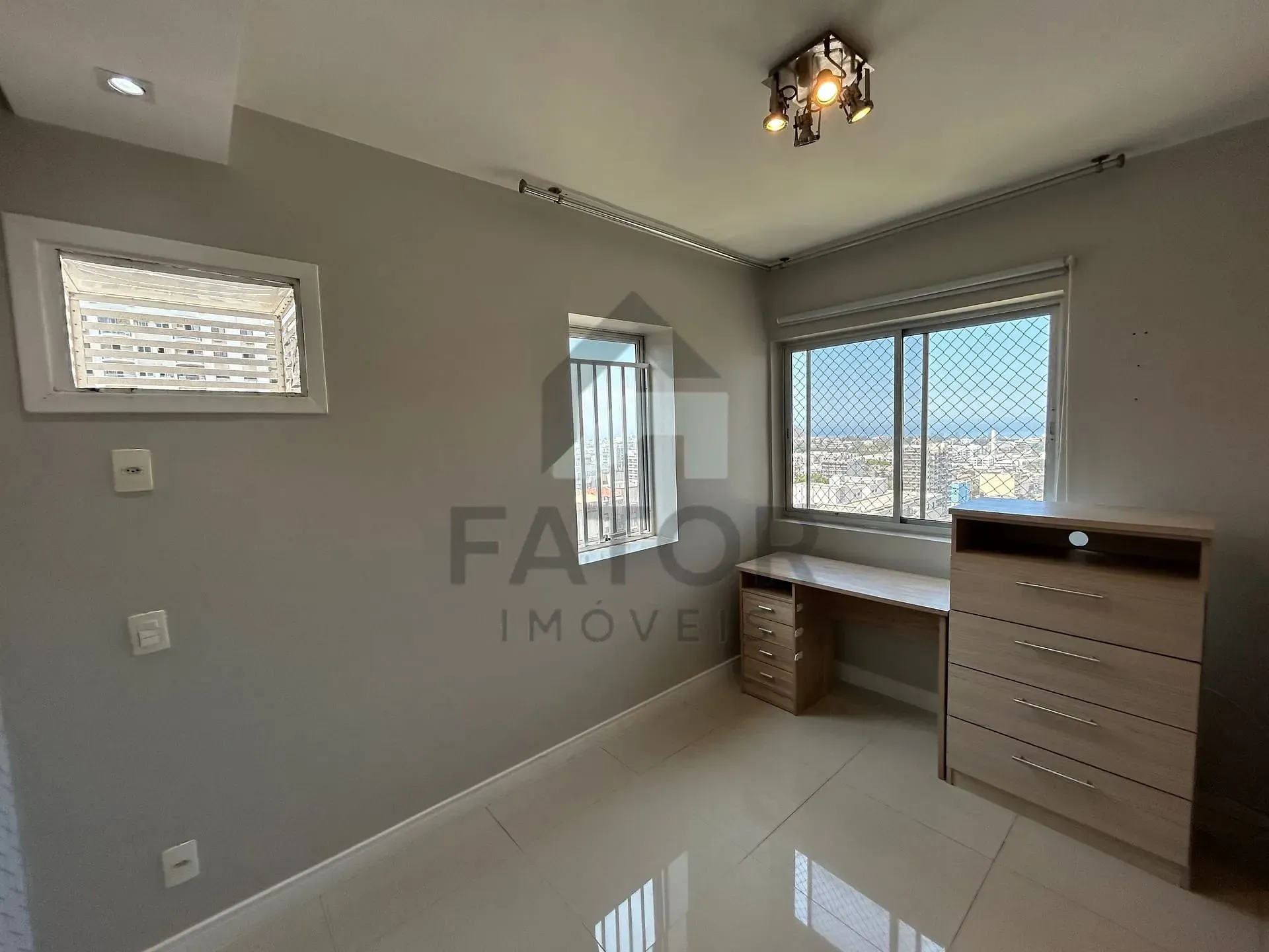 Rental apartment with 3 bedrooms, 3 baths and balcony — photo 35