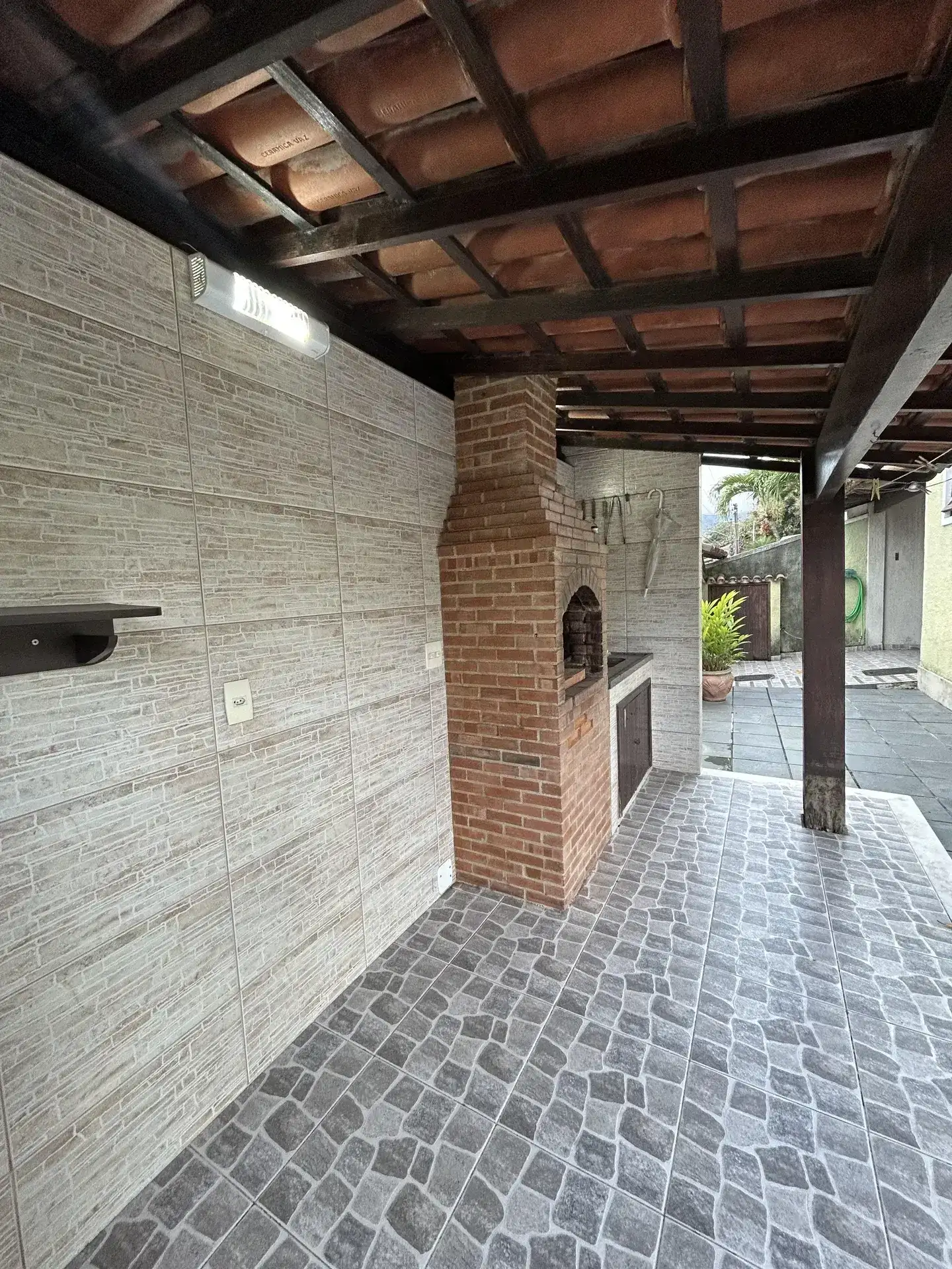 Casa com 4 quartos e 4 banheiros com box de vidro — photo 40