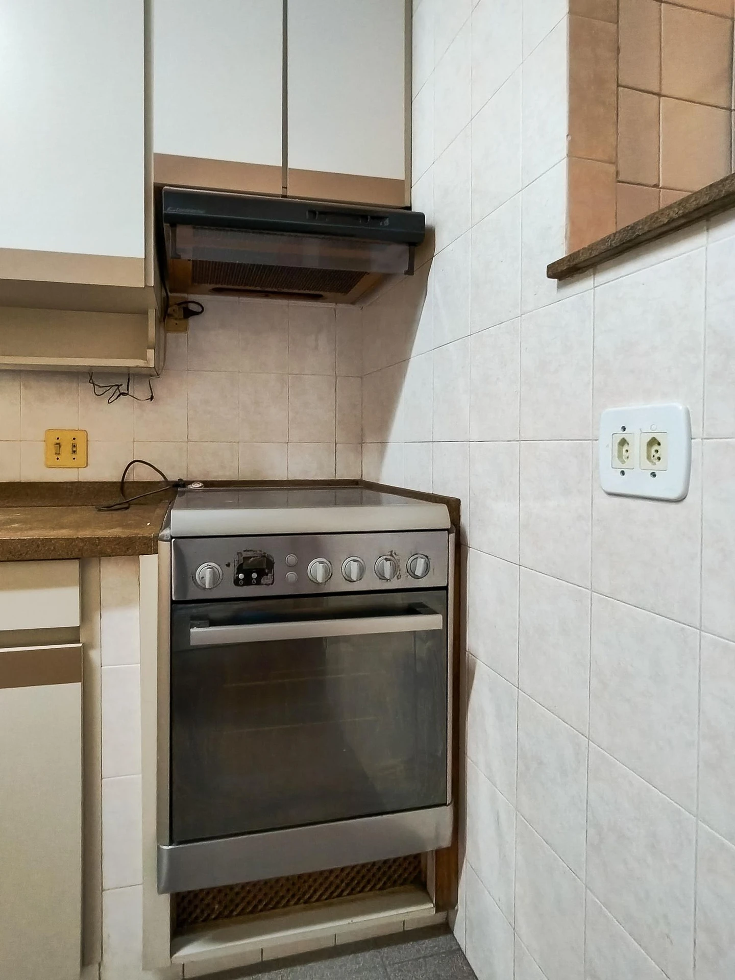 Furnished 4-bedroom apartment with 3 bathrooms — photo 53