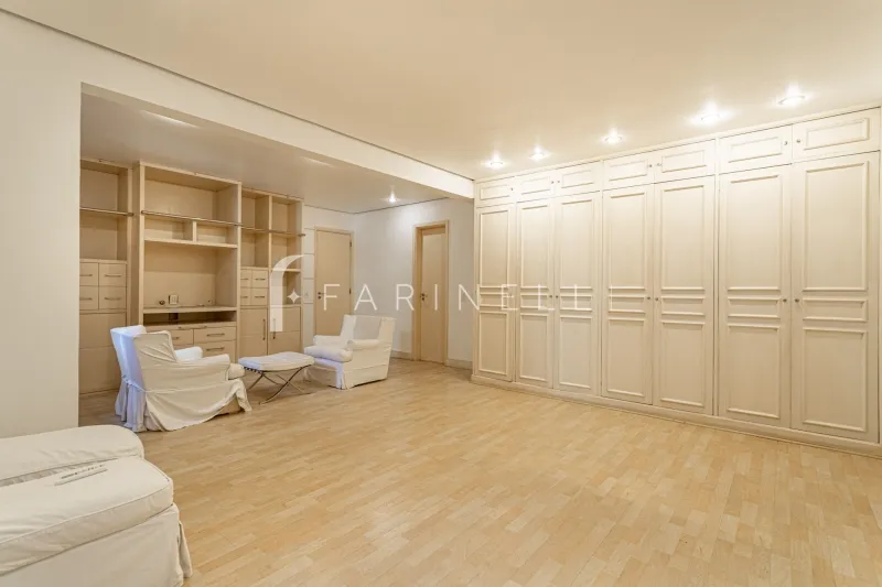 Apartment with 3 bedrooms and a closed kitchen — photo 12