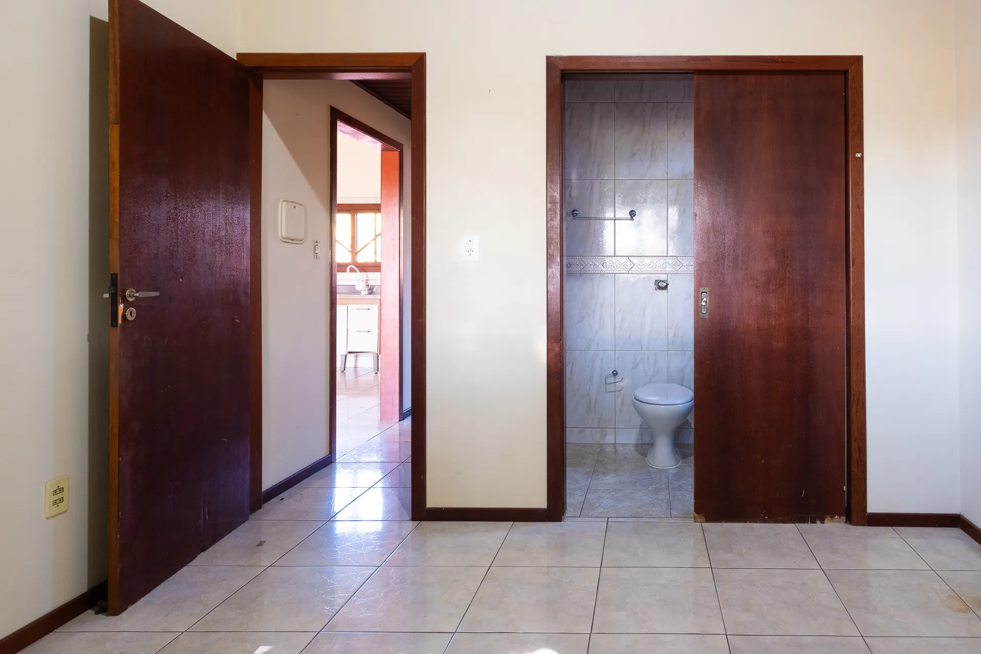 2-bedroom apartment with a home office in Florianópolis — photo 11