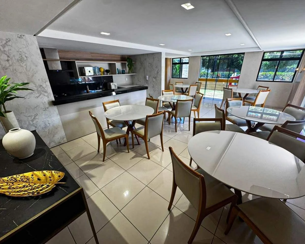 3-bedroom apartment with a water view — photo 8