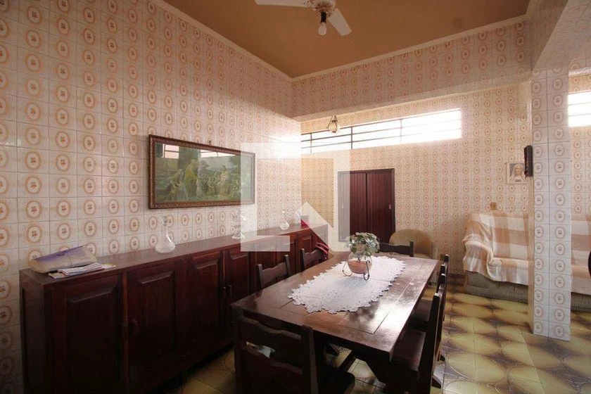 255 m² house with 3 bedrooms and a private garden — photo 37