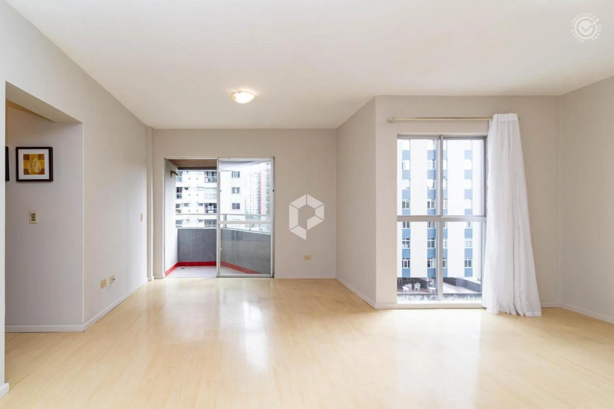 3-bedroom apartment with a glass-enclosed balcony