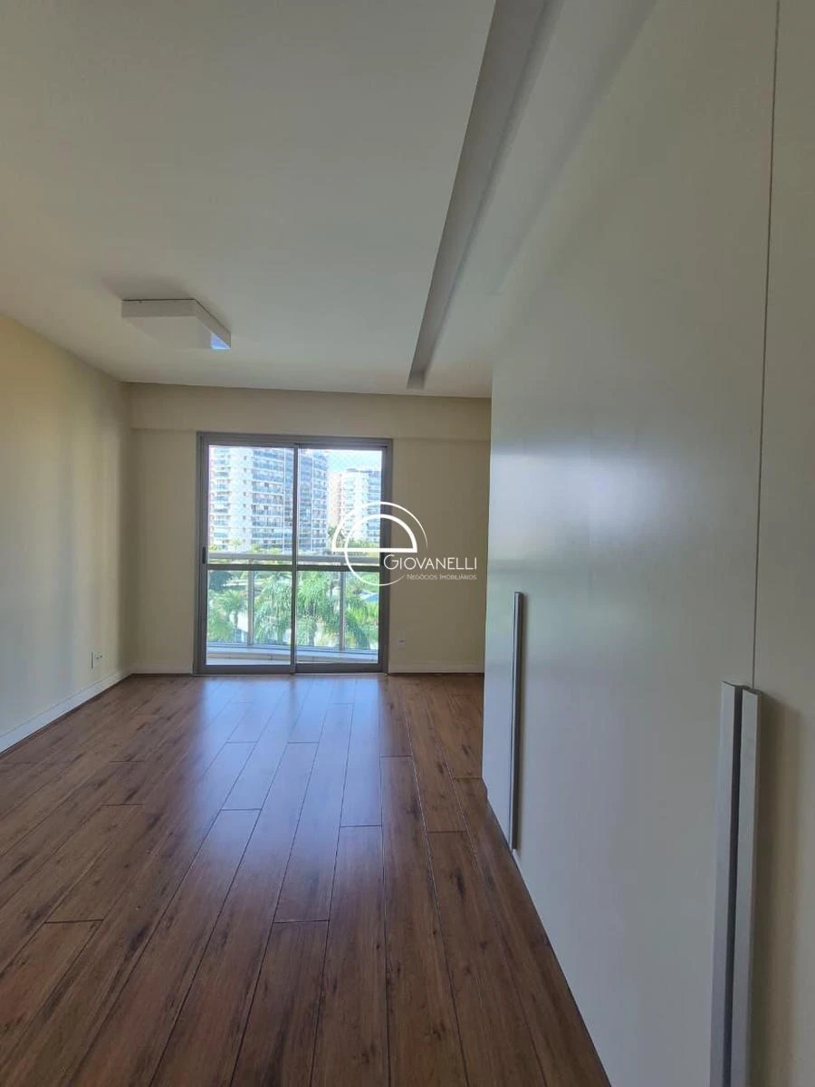 4-bedroom apartment with floor-to-ceiling windows — photo 7