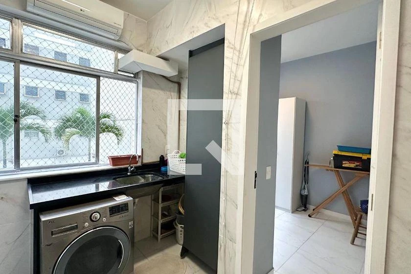 214 m² apartment with 4 bedrooms and 2 parking spaces — photo 44