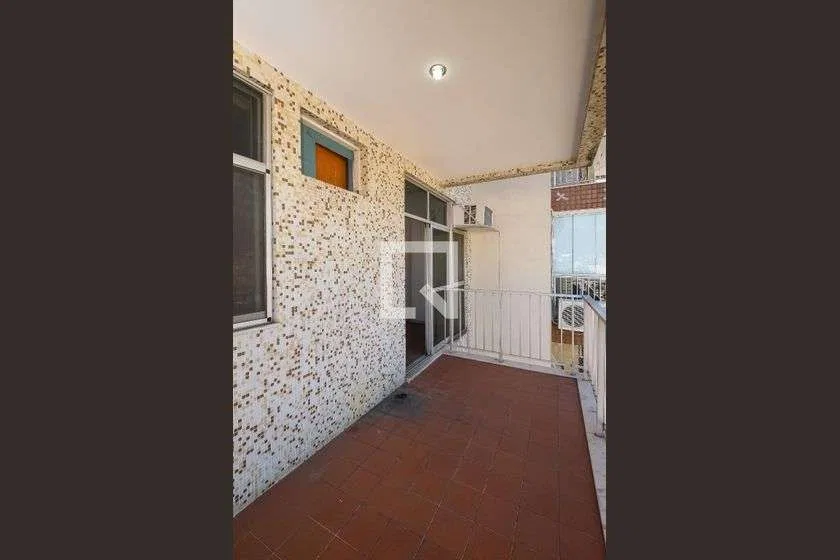 3-bedroom apartment with a mountain view in Rio de Janeiro — photo 74