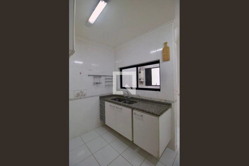 147 m² apartment with a home office and a bathtub — photo 31
