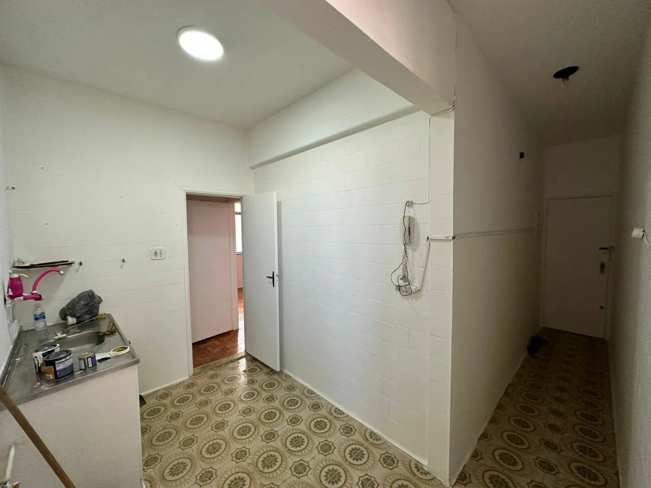 2-bedroom apartment with separate kitchen and gas stove — photo 7