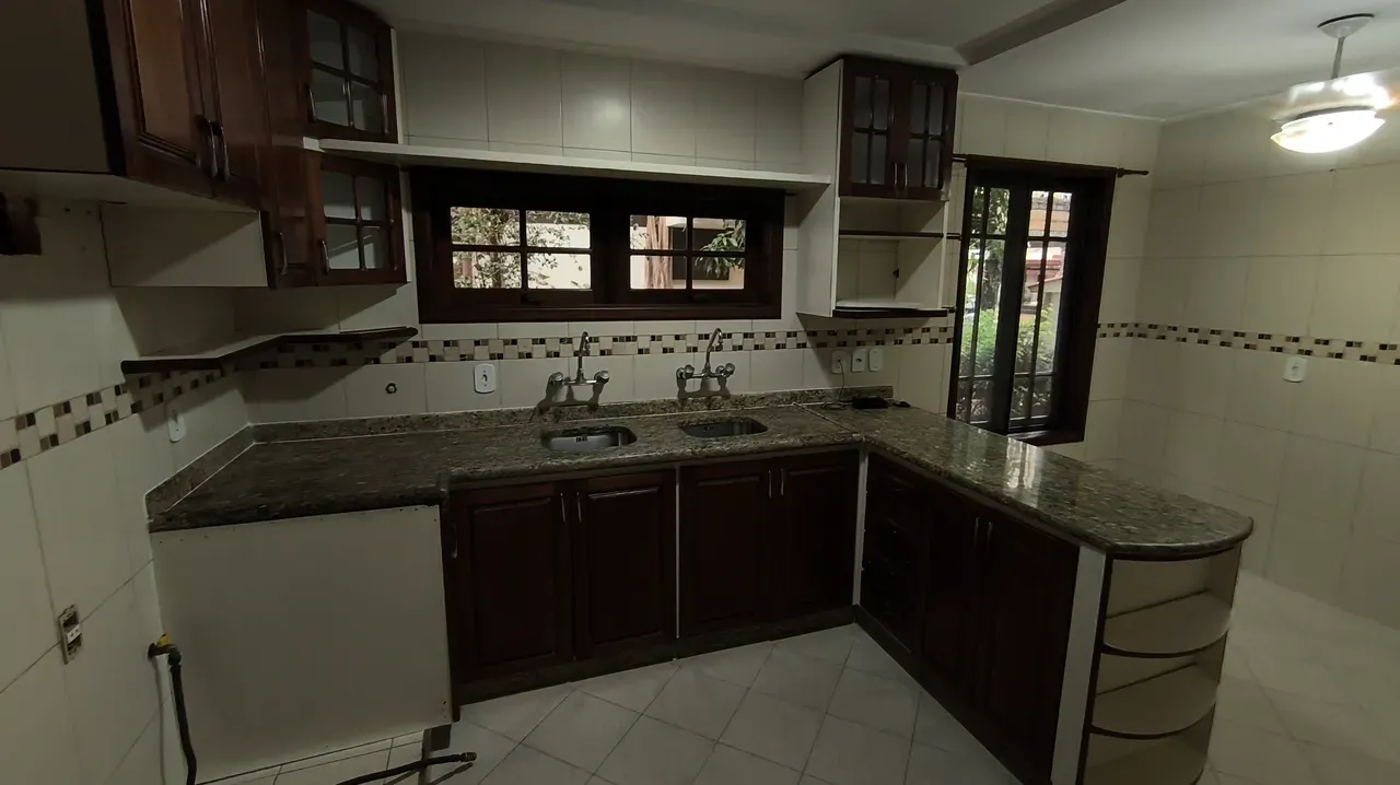 115 m² house with a grill on the balcony and a bathtub — photo 42