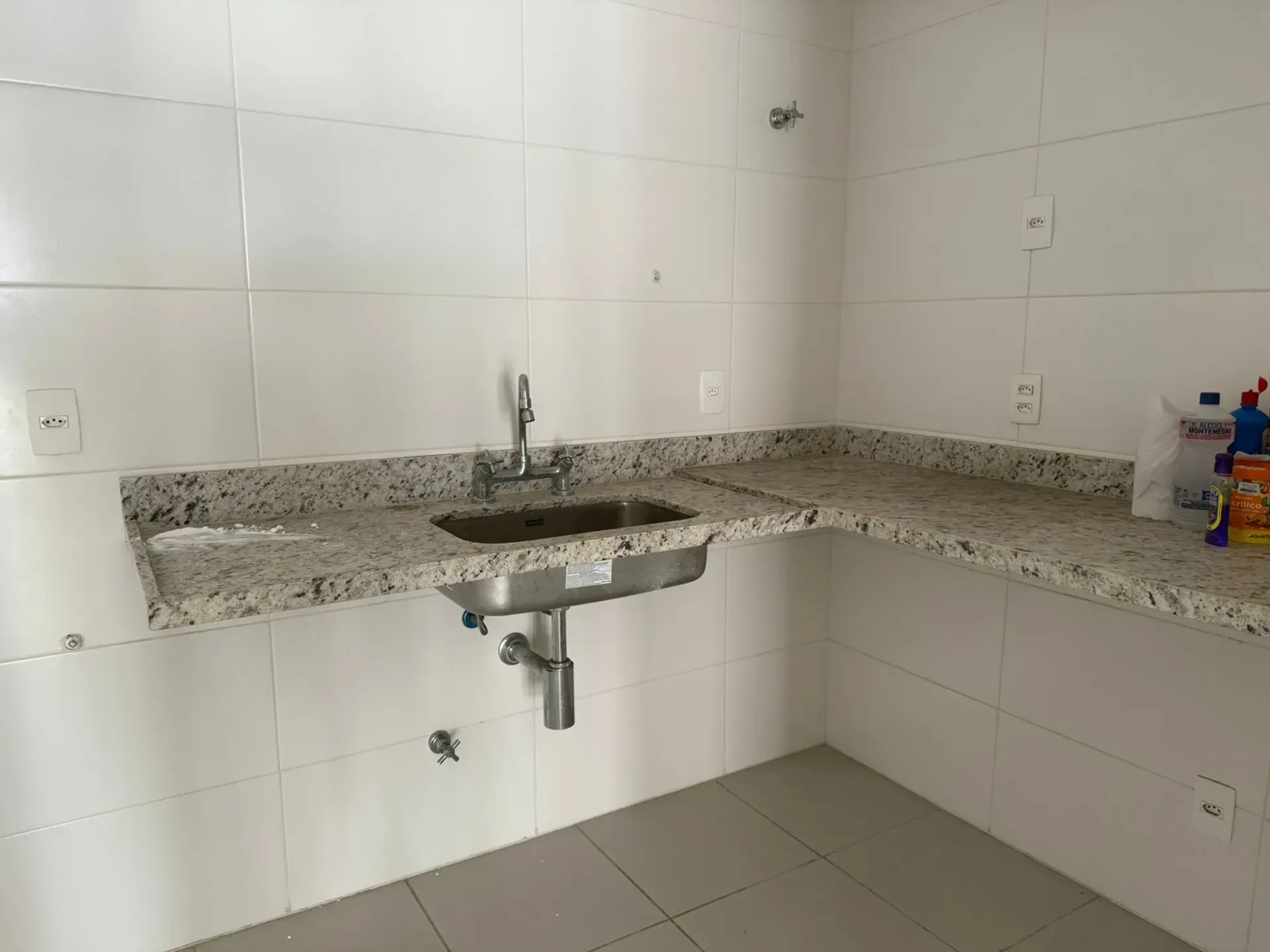 Apartment with balcony, 3 bedrooms and 2 parking spots — photo 24