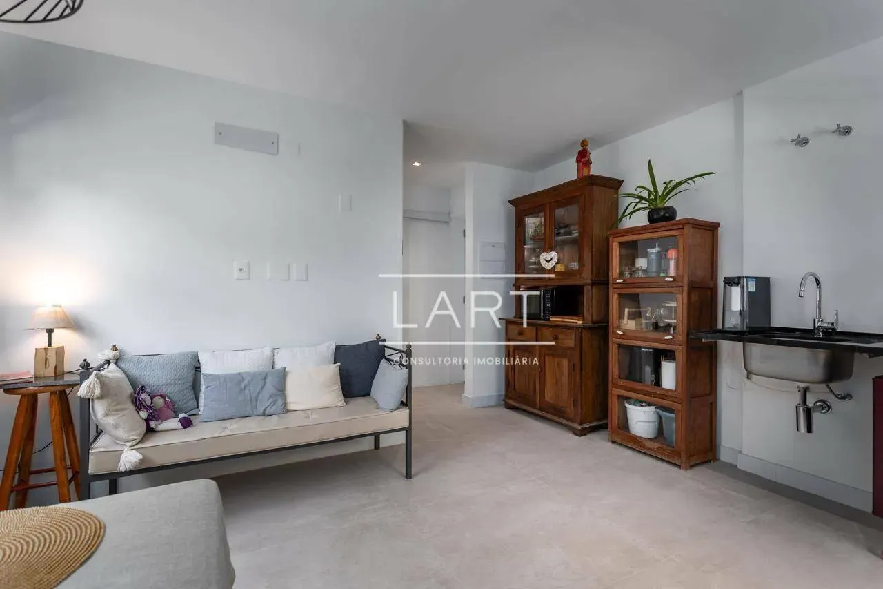 Furnished 1-bedroom apartment with a balcony — photo 2