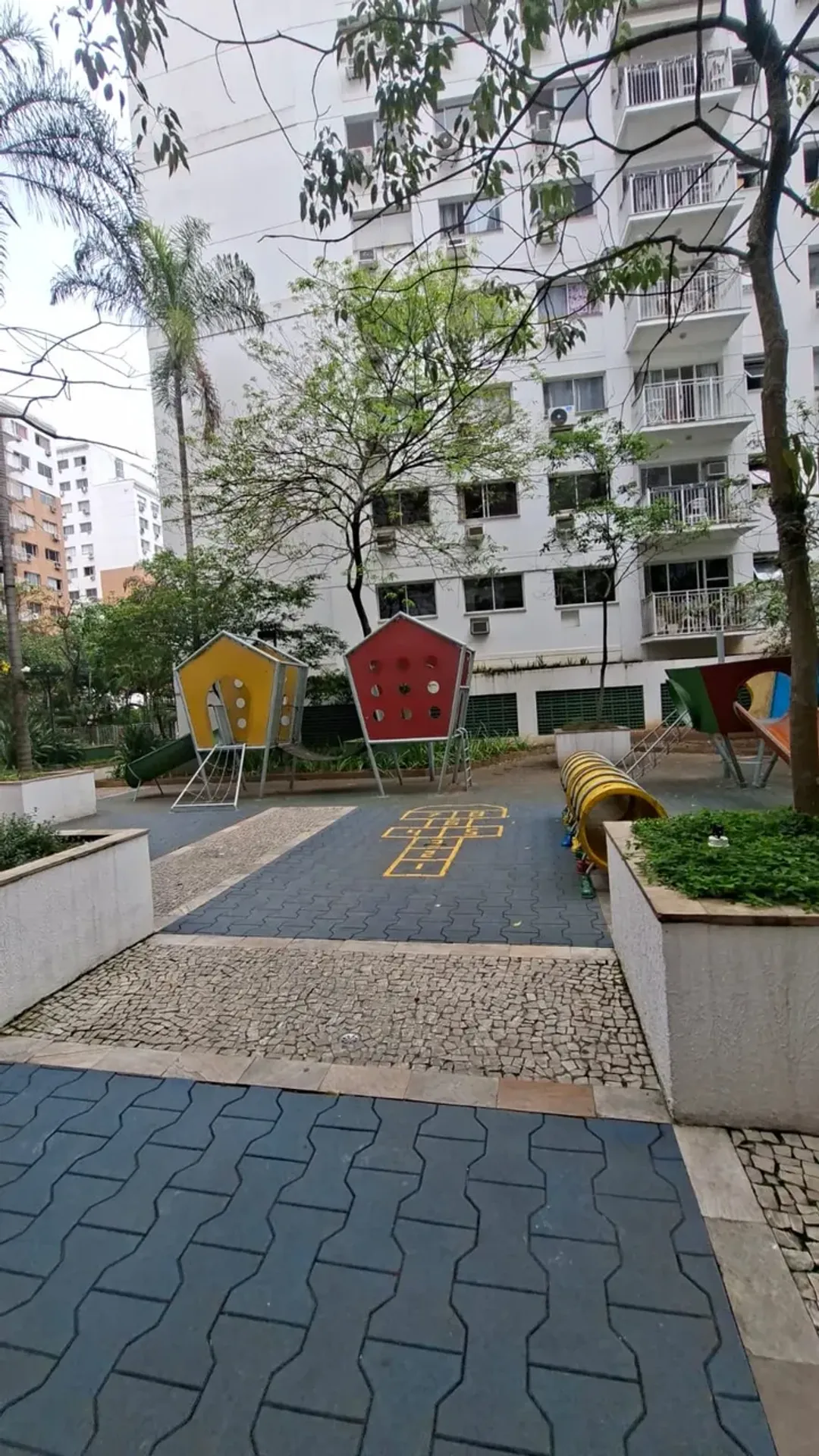 Washing machine in a one-bedroom apartment, 45 m² — photo 20