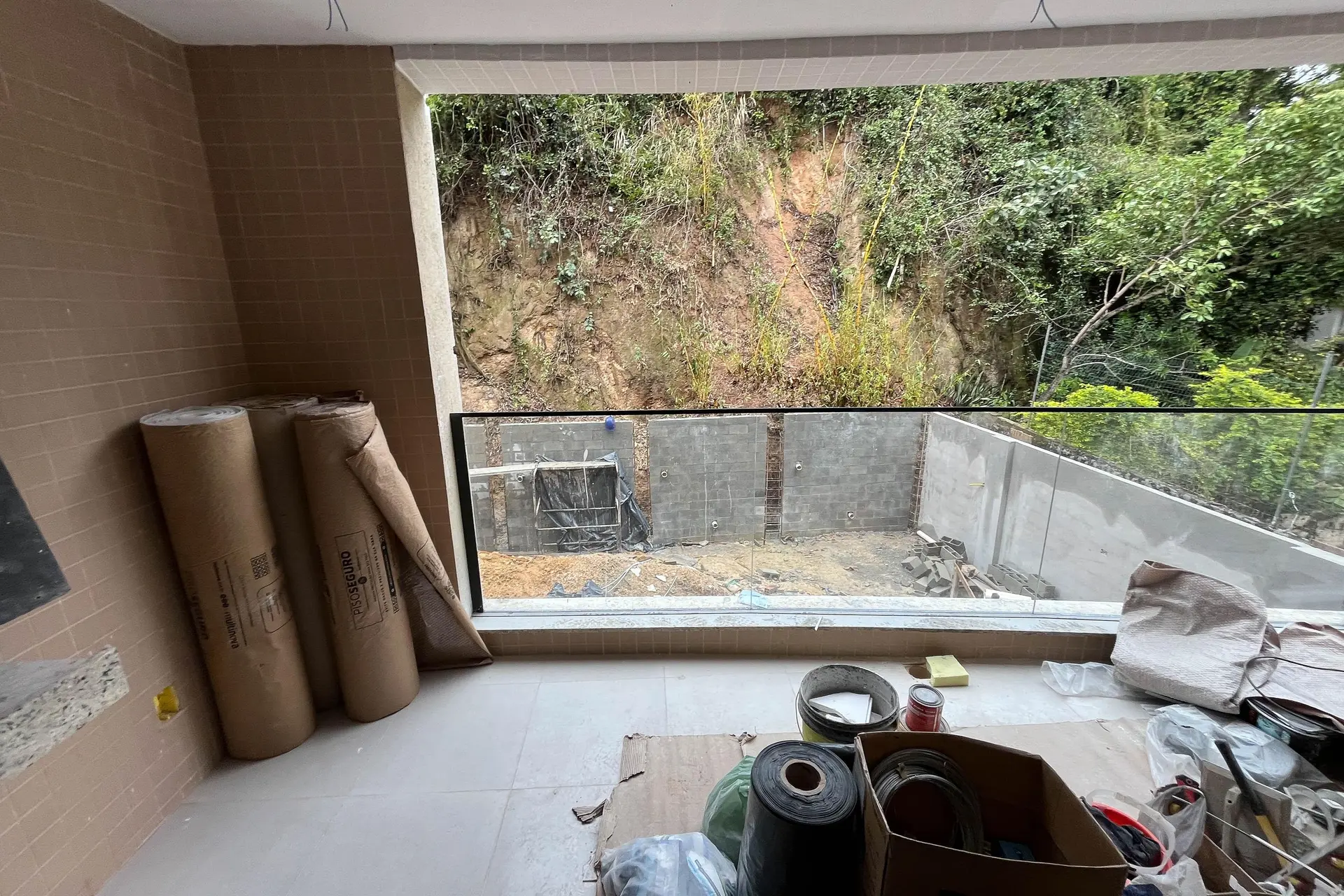 2-bedroom apartment with a mountain view — photo 24