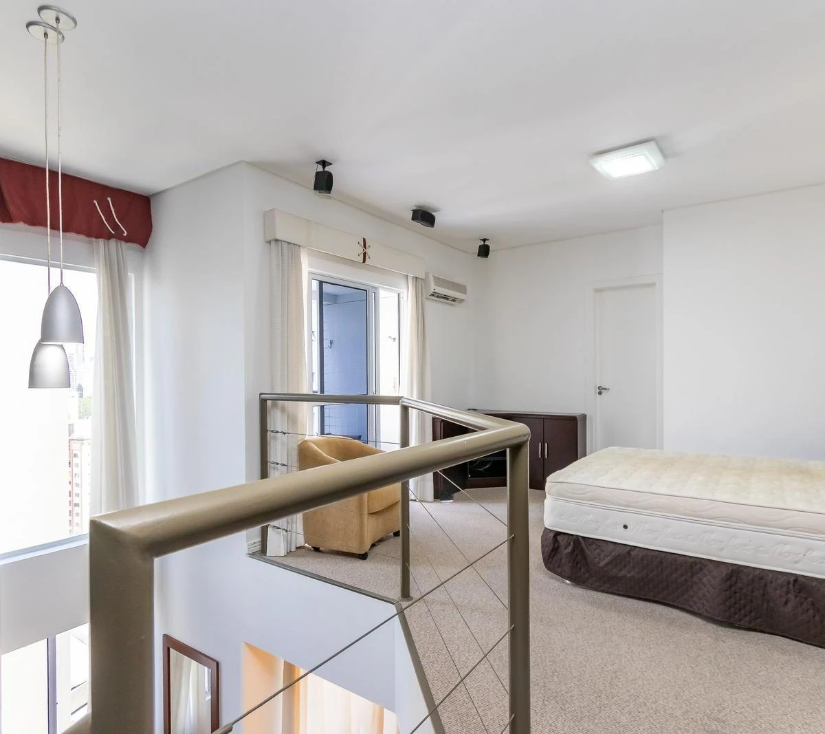 Furnished one-bedroom, 70 m² apartment in Curitiba — photo 18