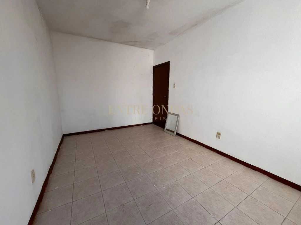 Unfurnished 2-bedroom apartment with 65 m² — photo 18