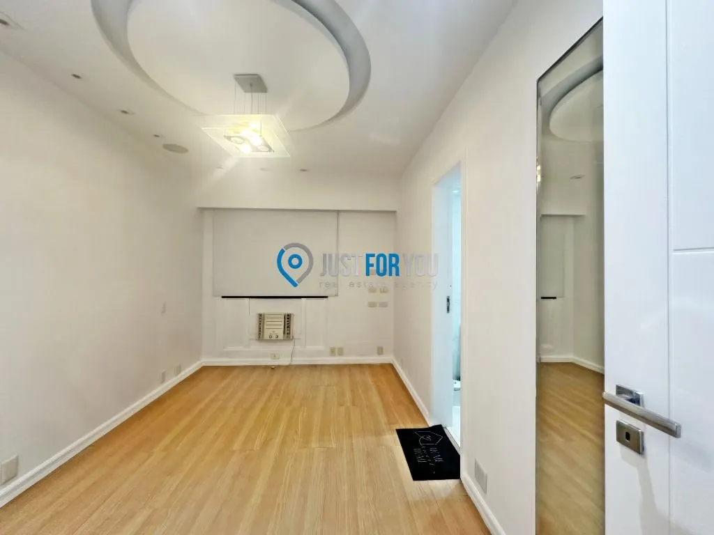 3-bedroom apartment with 5 bathrooms and 370 m² — photo 22