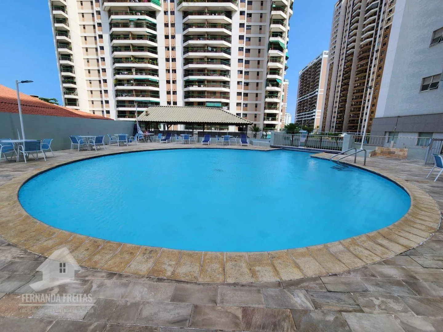Furnished duplex penthouse with 3 bedrooms and 191 m² — photo 39