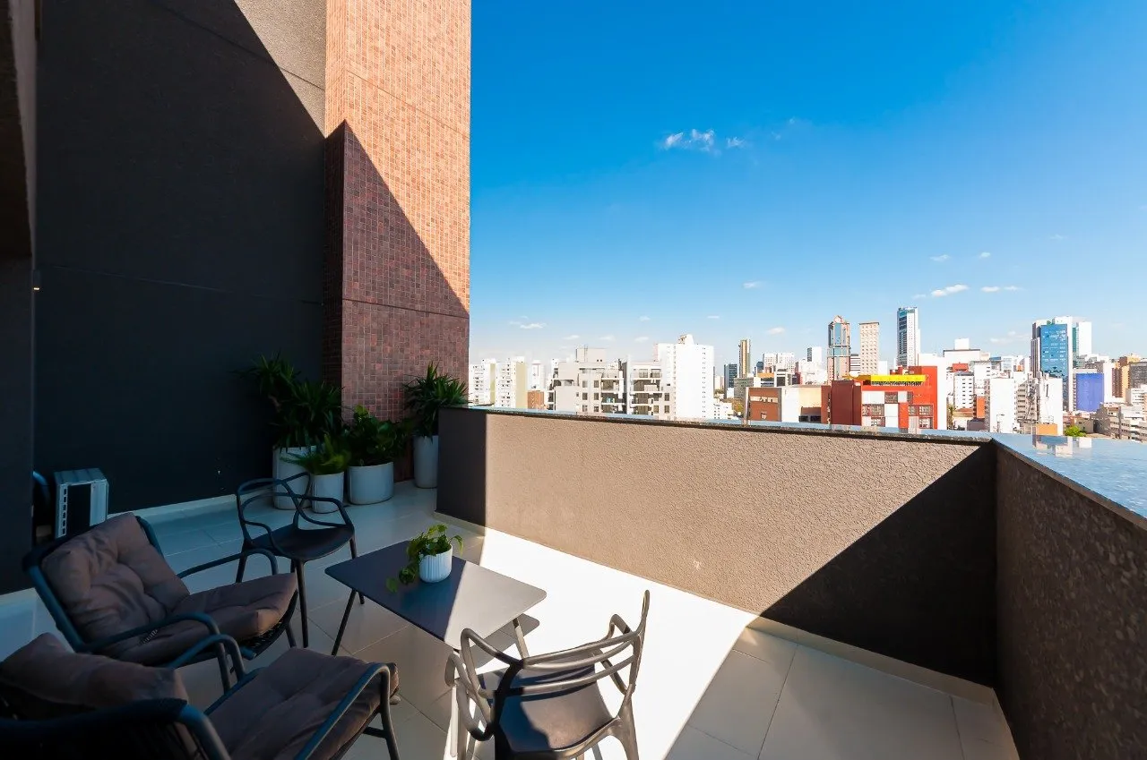 3-bedroom apartment in a building with a gym — photo 7