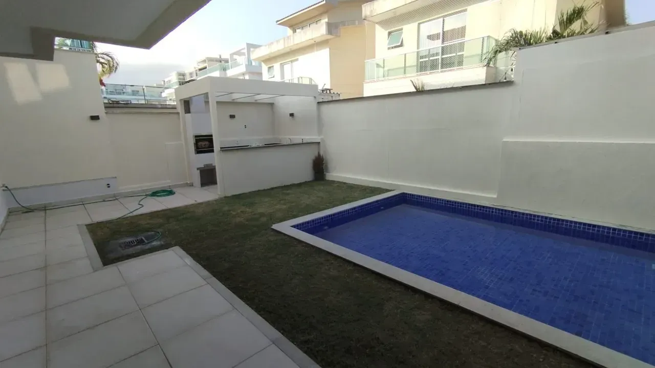 House with 5 bedrooms and 5 bathrooms and balcony grill — photo 6