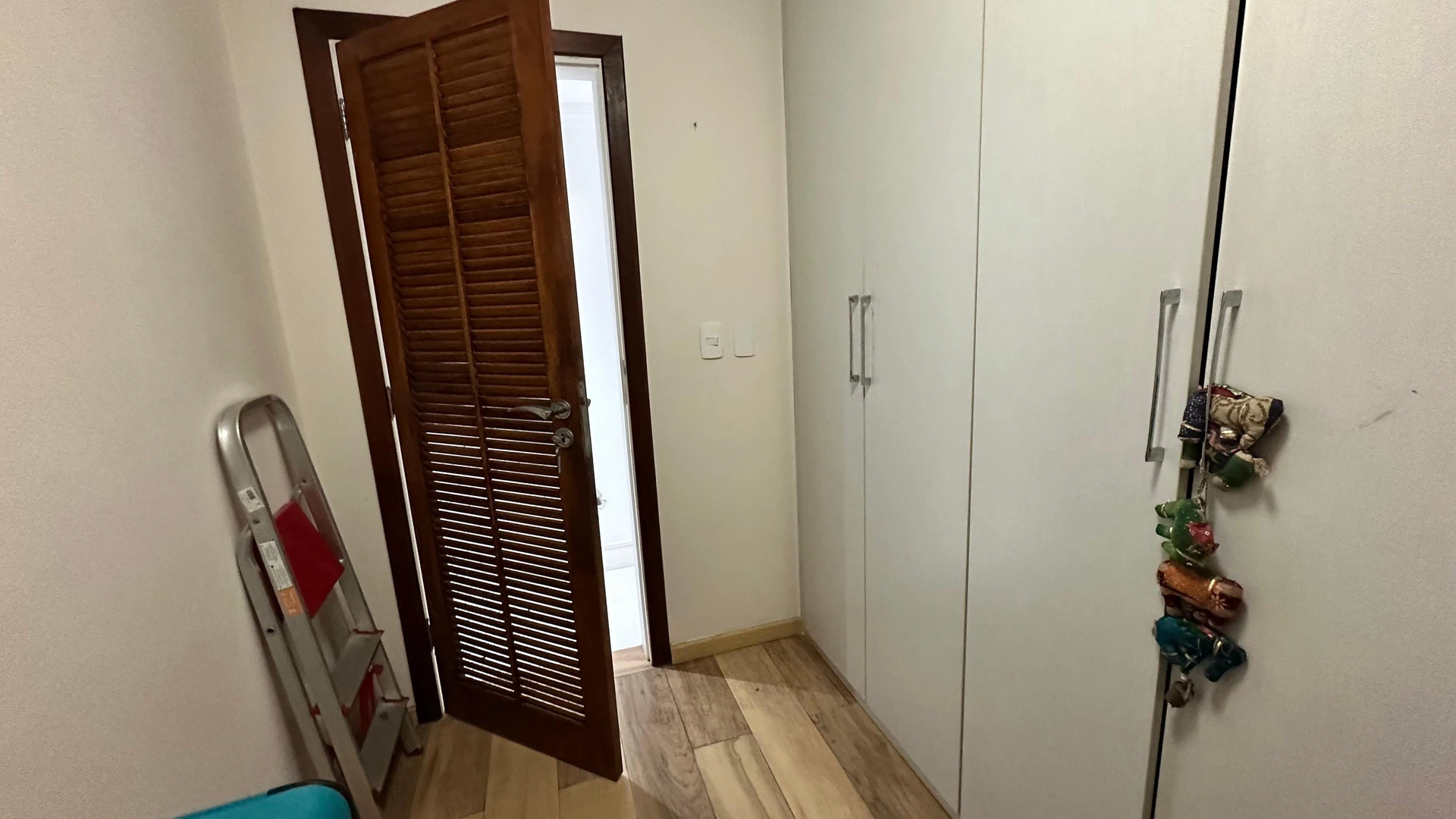 300 m² apartment with a washing machine and a dishwasher — photo 56