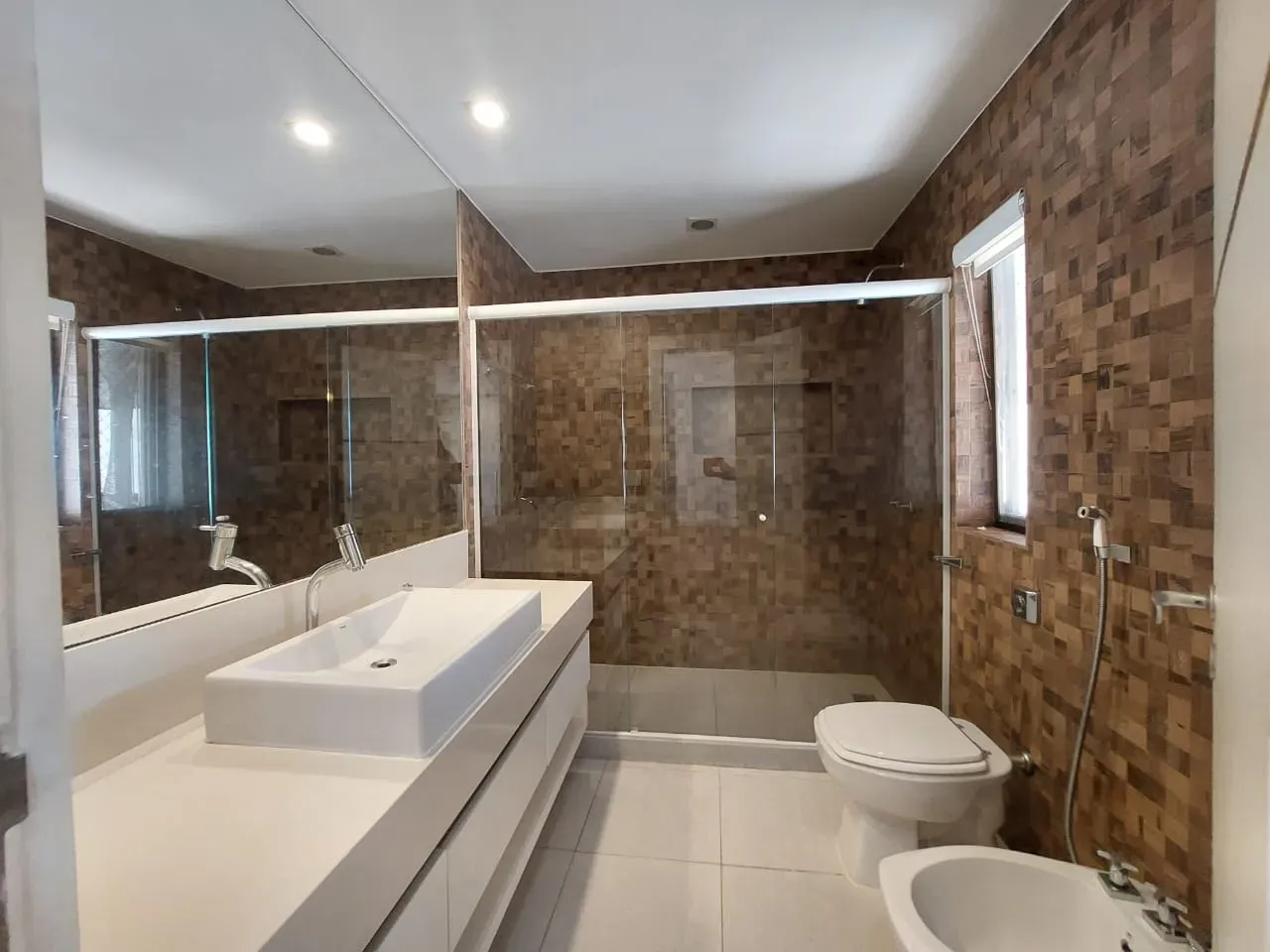 Apartamento com 4 quartos e 5 banheiros, com ar-condicionado — photo 22