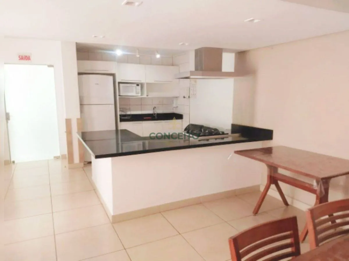 3-bedroom apartment in a building with a gym — photo 24
