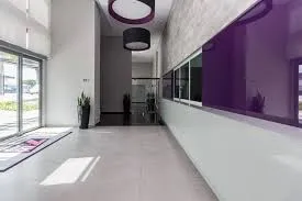 Furnished 1-bedroom apartment with an open-plan kitchen — photo 3