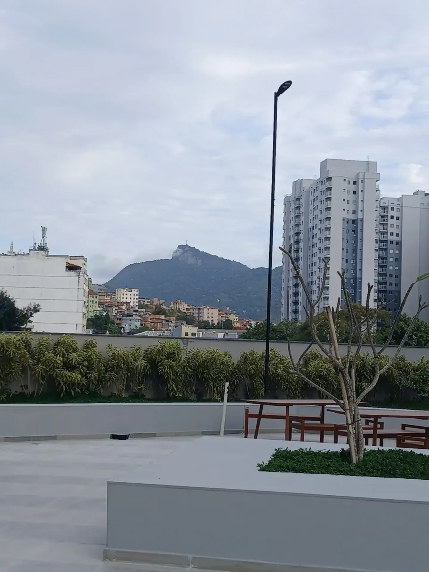 Unfurnished apartment with separate kitchen and 2 parking — photo 30