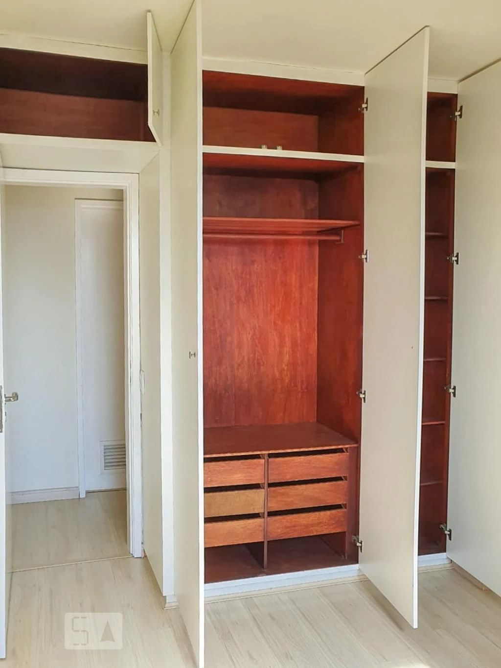 Furnished apartment, 80 m², with a mountain view — photo 9