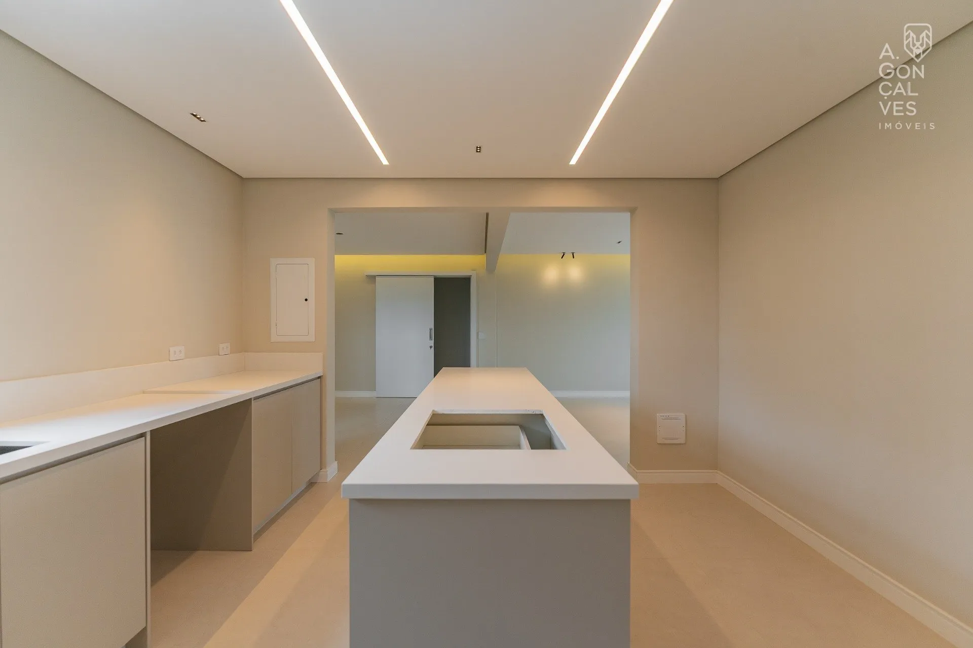 Apartment, 161 m², with floor-to-ceiling windows — photo 15