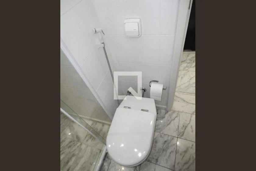 Furnished apartment with 4 bedrooms and 120 m² — photo 40