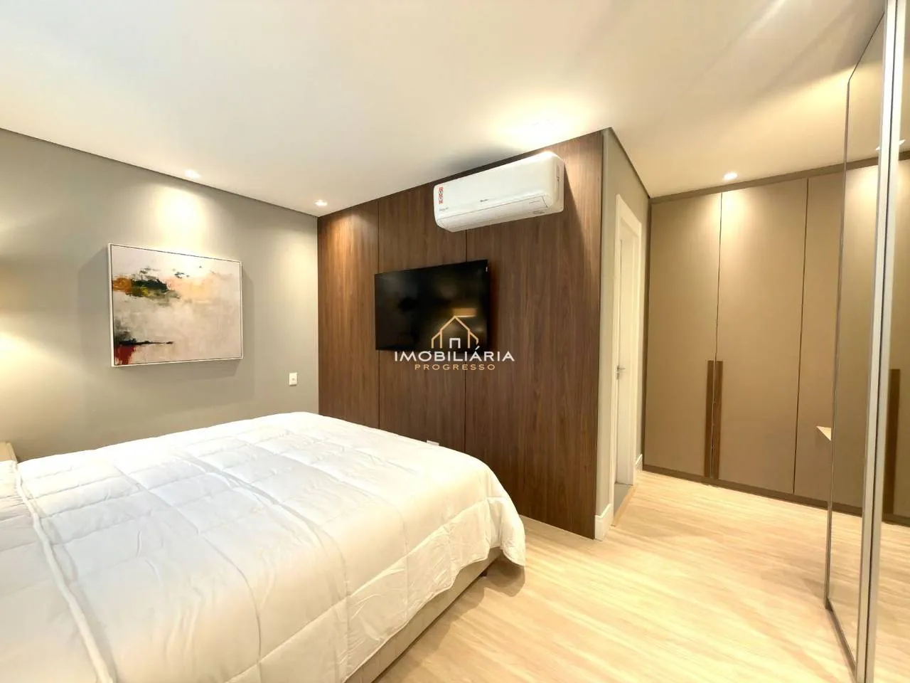 Floor-to-ceiling windows in a 3-bedroom apartment, 138 m² — photo 24
