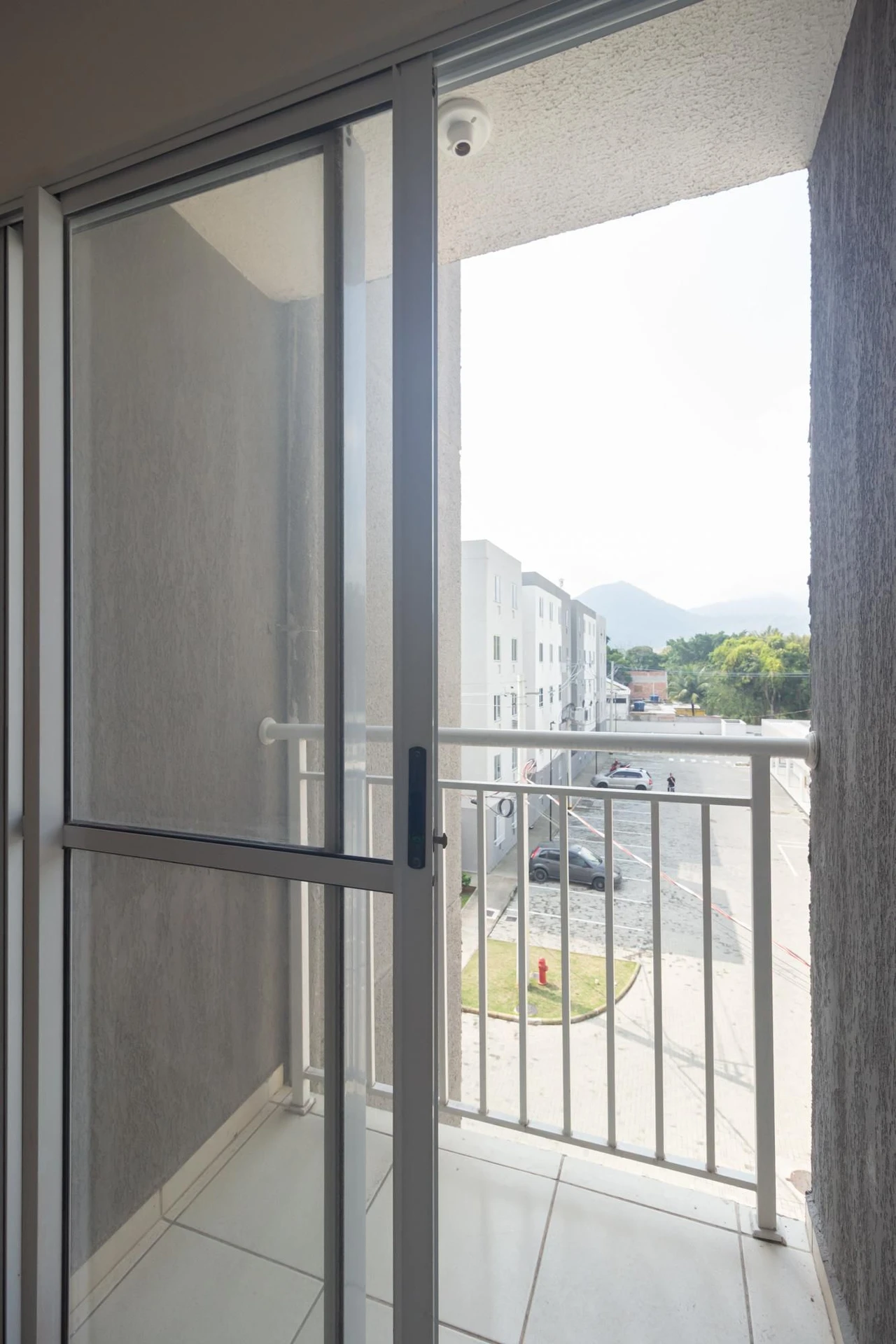2-bedroom apartment with balcony and shared pool — photo 21