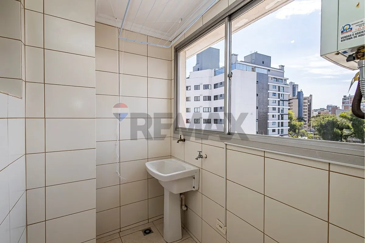 Wood or laminate floors in a 2-bedroom apartment, 70 m² — photo 30