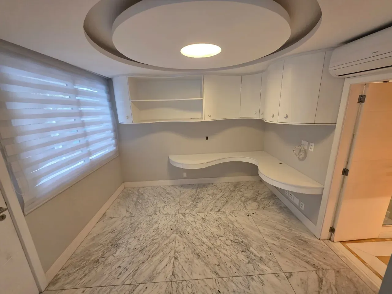 Casa em condomínio com 5 quartos e 5 banheiros — photo 9