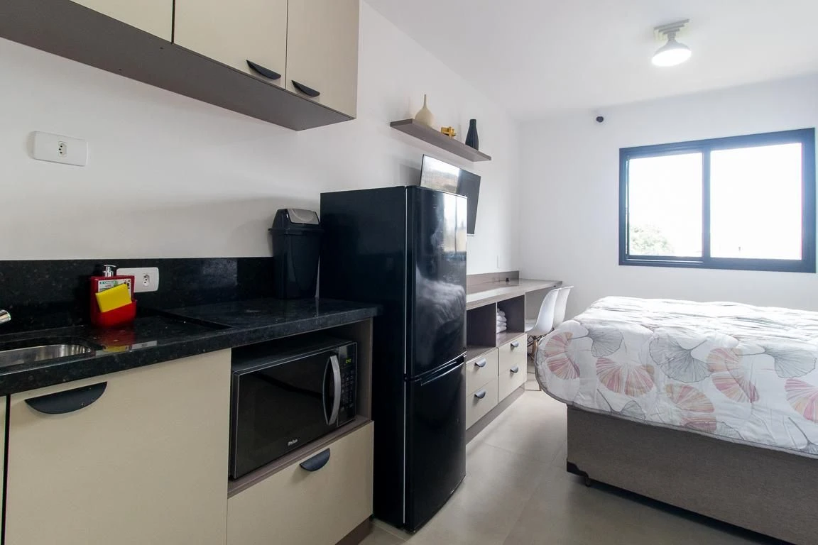 Furnished studio, 20 m², with floor-to-ceiling windows — photo 8