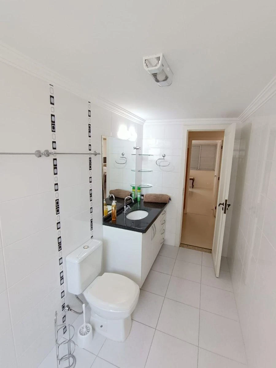 Apartamento de 156 m² com secadora e janelas do piso ao teto — photo 27